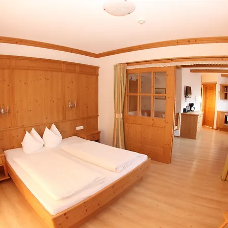 Gaestehaus Schneider Am Dorfplatz Alpbach