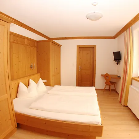 Gaestehaus Schneider Am Dorfplatz