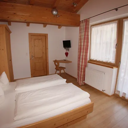 Gaestehaus Schneider Am Dorfplatz 3*