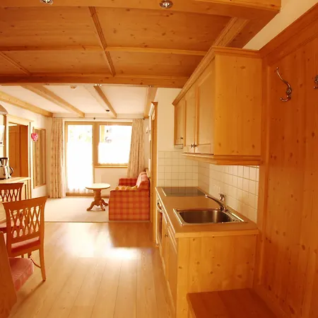 게스트하우스 Gaestehaus Schneider Am Dorfplatz