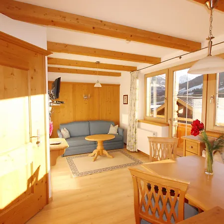 Gaestehaus Schneider Am Dorfplatz 3*