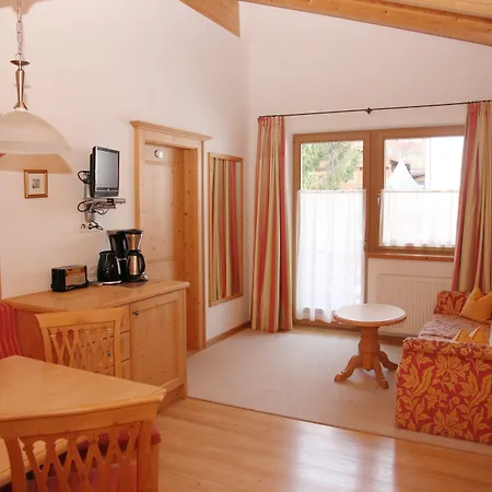 Gaestehaus Schneider Am Dorfplatz 3*