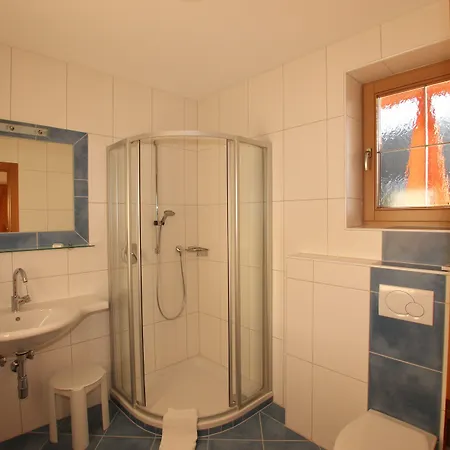 Gaestehaus Schneider Am Dorfplatz 알프바취