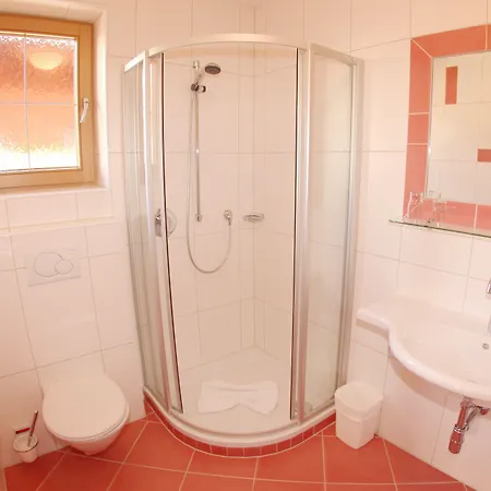 게스트하우스 Gaestehaus Schneider Am Dorfplatz 알프바취