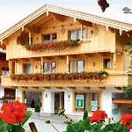 Gaestehaus Schneider Am Dorfplatz Affittacamere