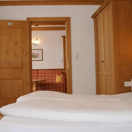 Gaestehaus Schneider Am Dorfplatz 3* Альпбах
