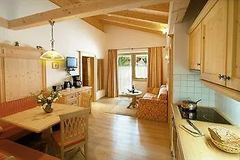 Gaestehaus Schneider Am Dorfplatz Гостевой дом 3*