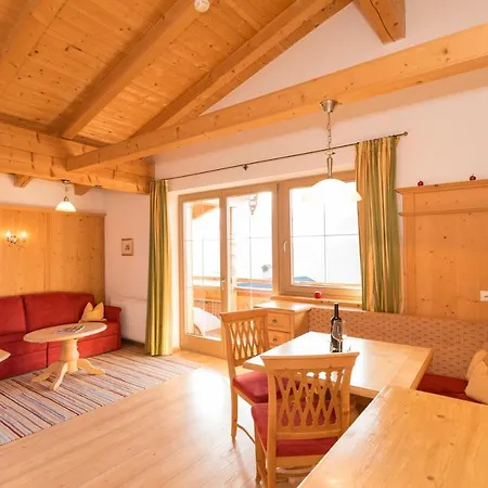Gaestehaus Schneider Am Dorfplatz Альпбах
