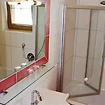 Affittacamere Gaestehaus Schneider Am Dorfplatz 3*