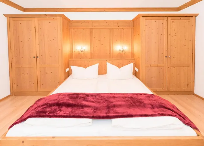 Gaestehaus Schneider Am Dorfplatz بيت ضيافة ألباخ